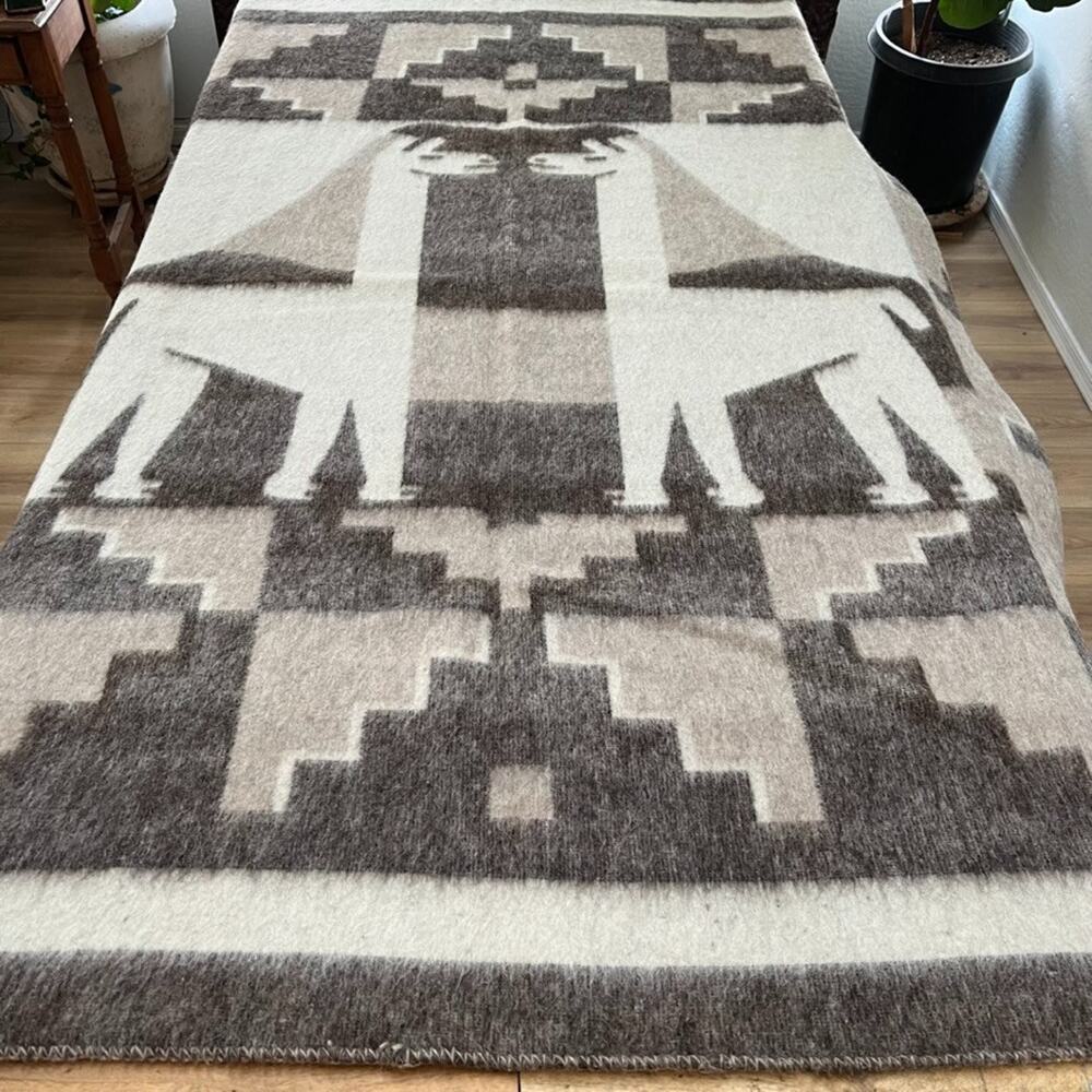 Vintage Peruvian Alpaca Wool Blanket/Tapestry Llama Motif Gray 67 x 80 in